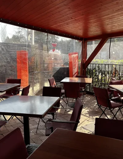 Gondűző étterem és pizzéria - Visegrád fedett terasz