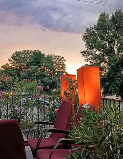 Gondűző étterem és pizzéria - Visegrád - külső terasz