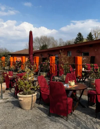 Gondűző étterem és pizzéria - Visegrád - terasz